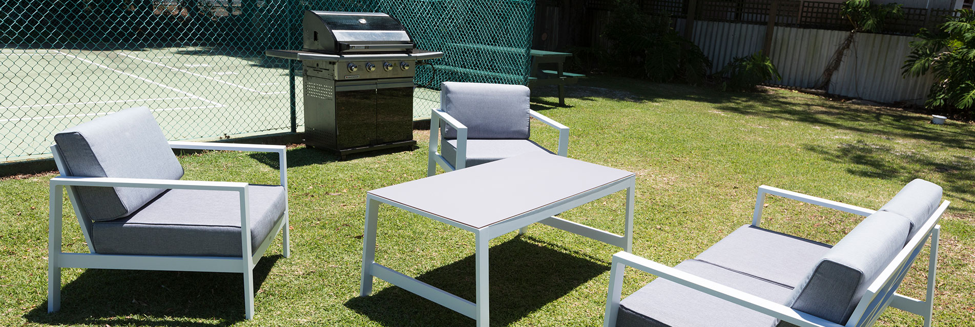 Relax with in the BBQ area & have a hit of tennis